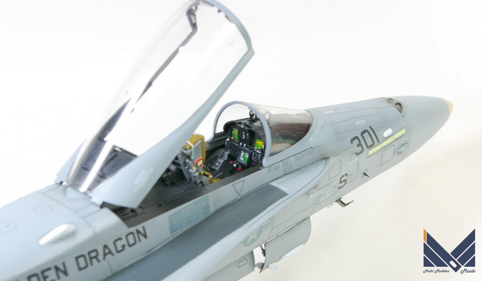 アカデミー 1/32 F/A-18C ホーネット 完成品Academy | 模型工房M
