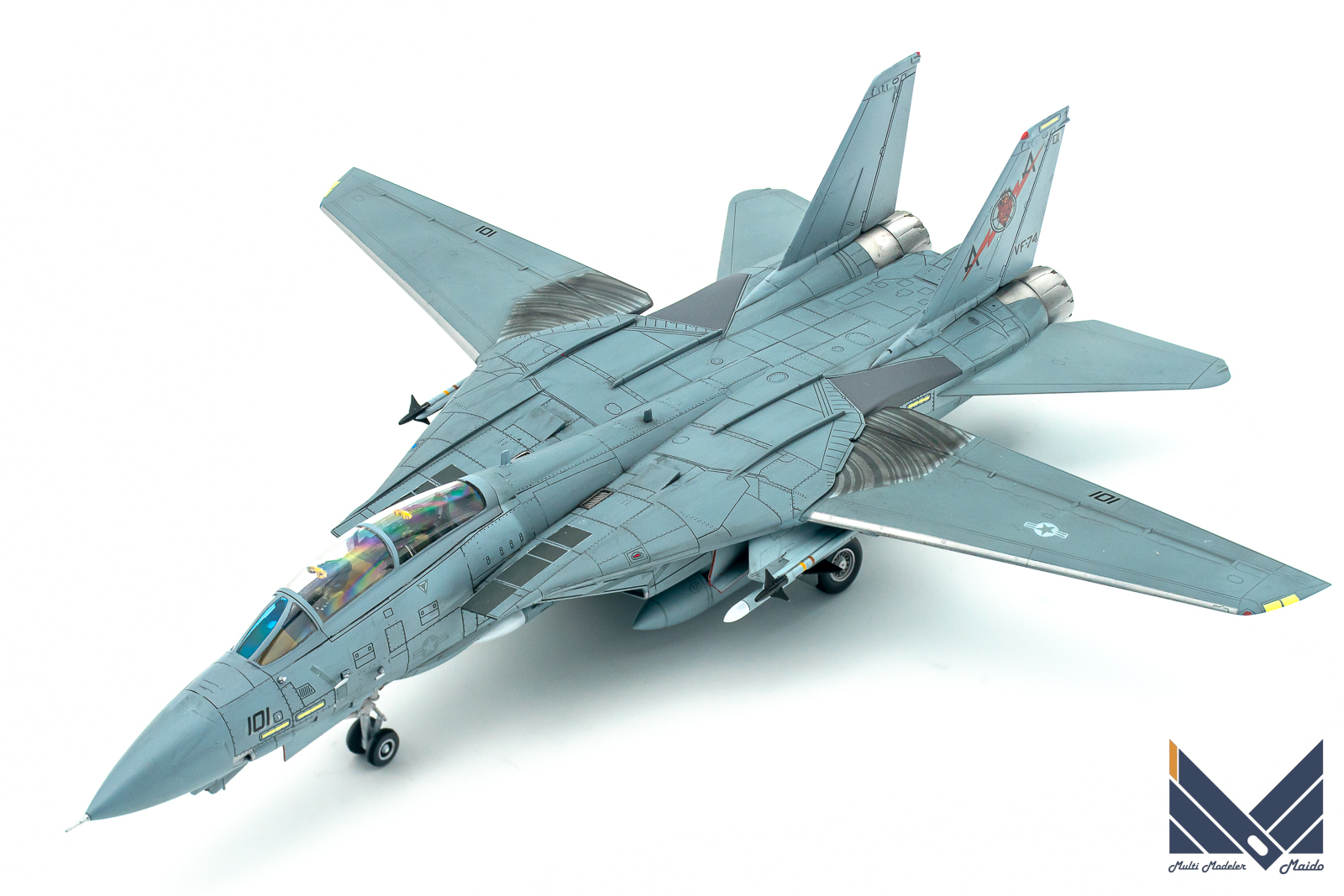 童友社／アカデミー 1/72 F-14Aプラス トムキャット 完成品 academy