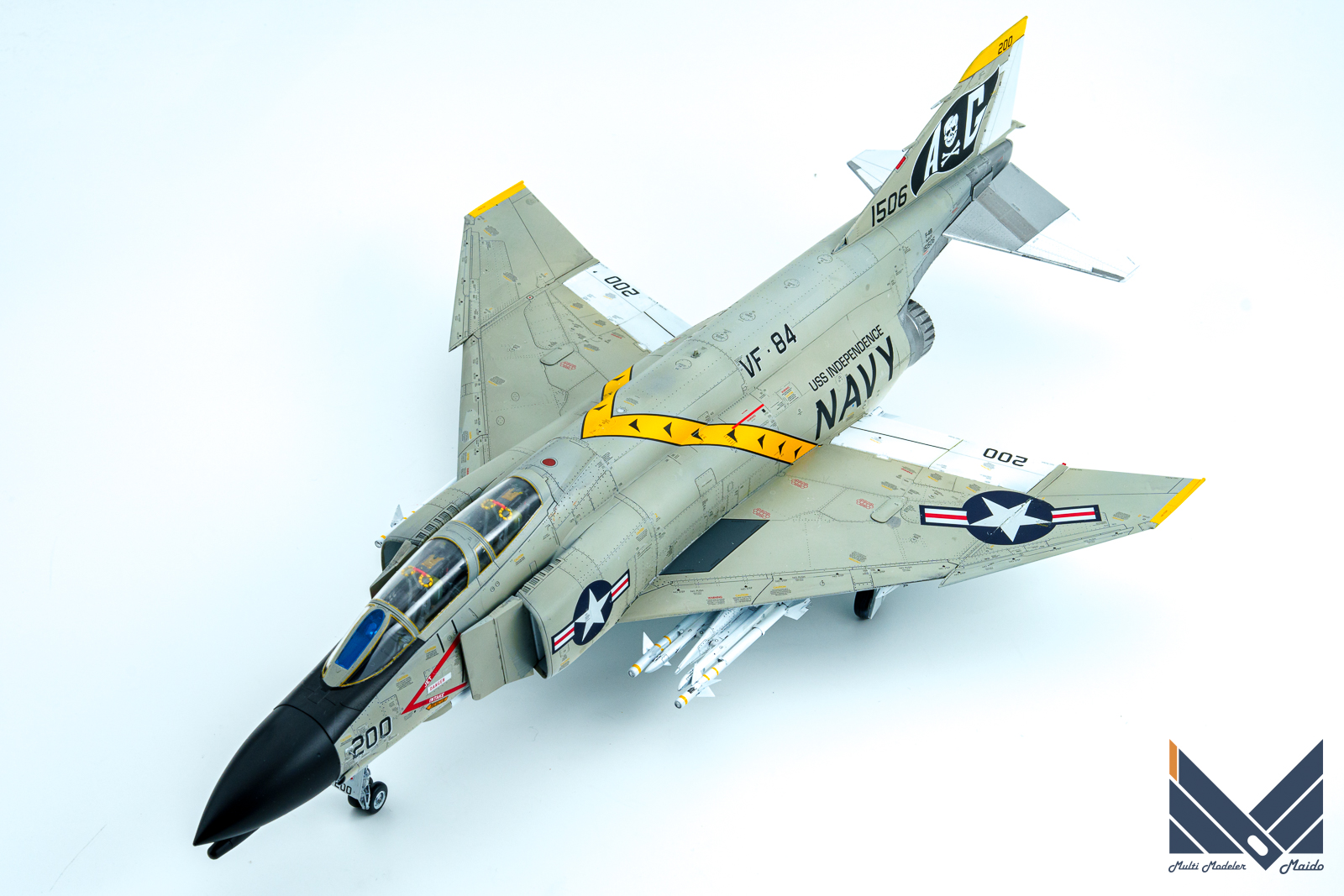 タミヤ 1/48 F-4BファントムⅡ VF-84 1965 ジョリーロジャース 完成品