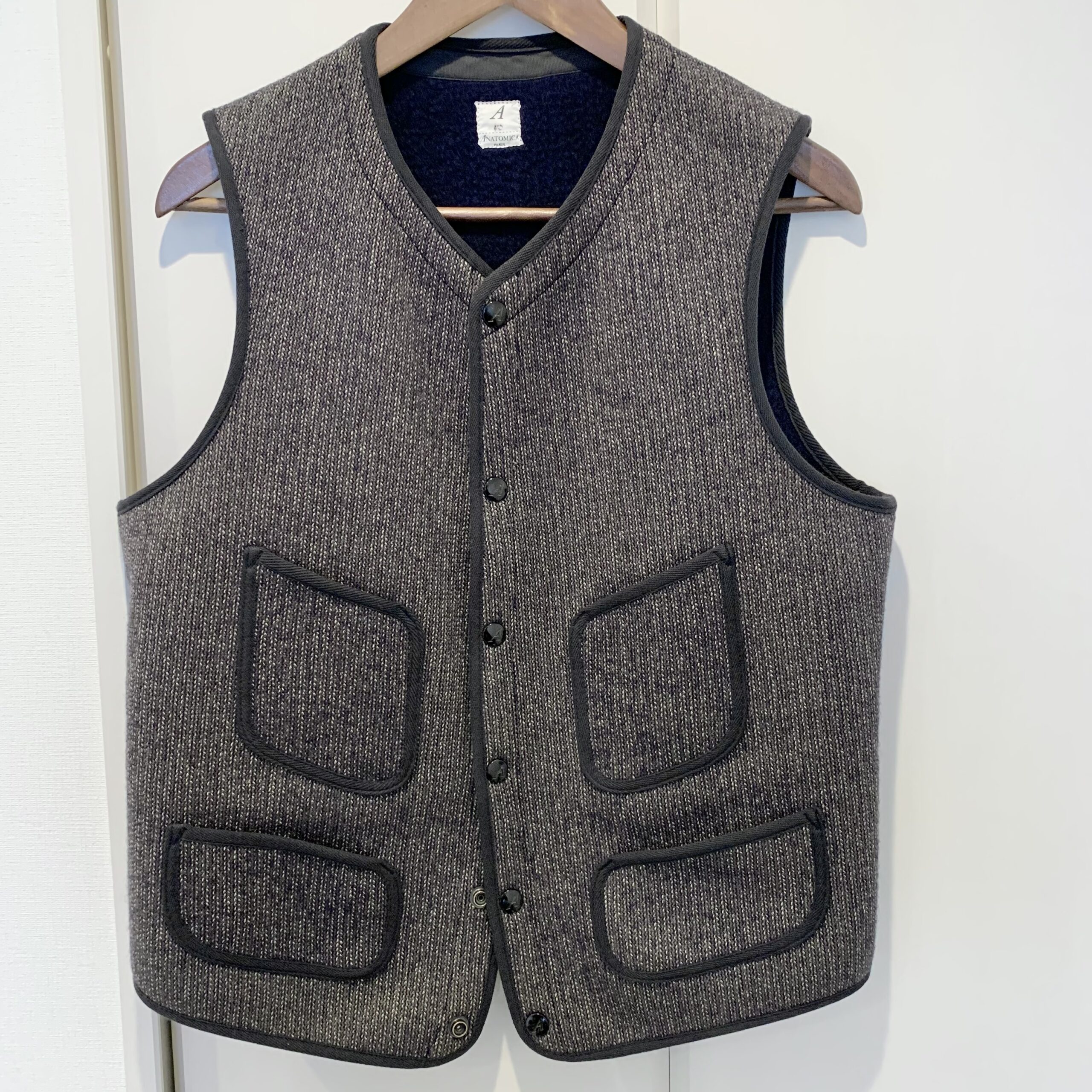 アメカジの定番アイテム、アナトミカ ビーチクロスベストのサイズ感と