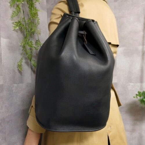 オヤジが持っても大丈夫？若者に人気のオールドコーチ 巾着ショルダー