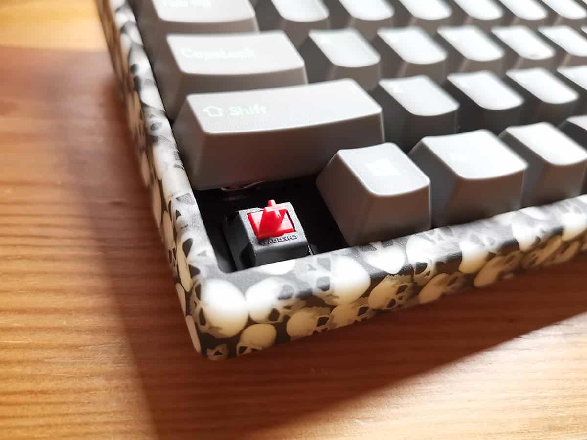 FILCO Majestouch Lumi S レビュー】光るドクロ柄が最高なメカニカル