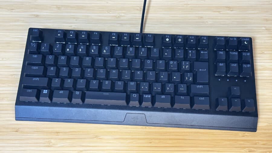 Razer BlackWidow V3 TKL レビュー】軽くて静かな黄軸が優秀！まさに