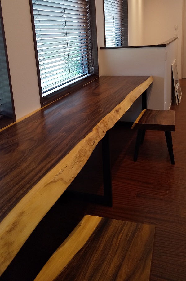 一枚板 モンキーポッド材 カウンターデスク | 口コミ | 一枚板・一枚板