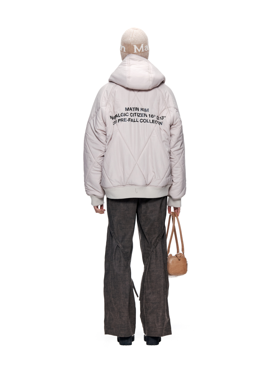 마뗑킴(MATIN KIM) BACK TYPO QUILTING HOOD JUMPER IN BEIGE - 사이즈