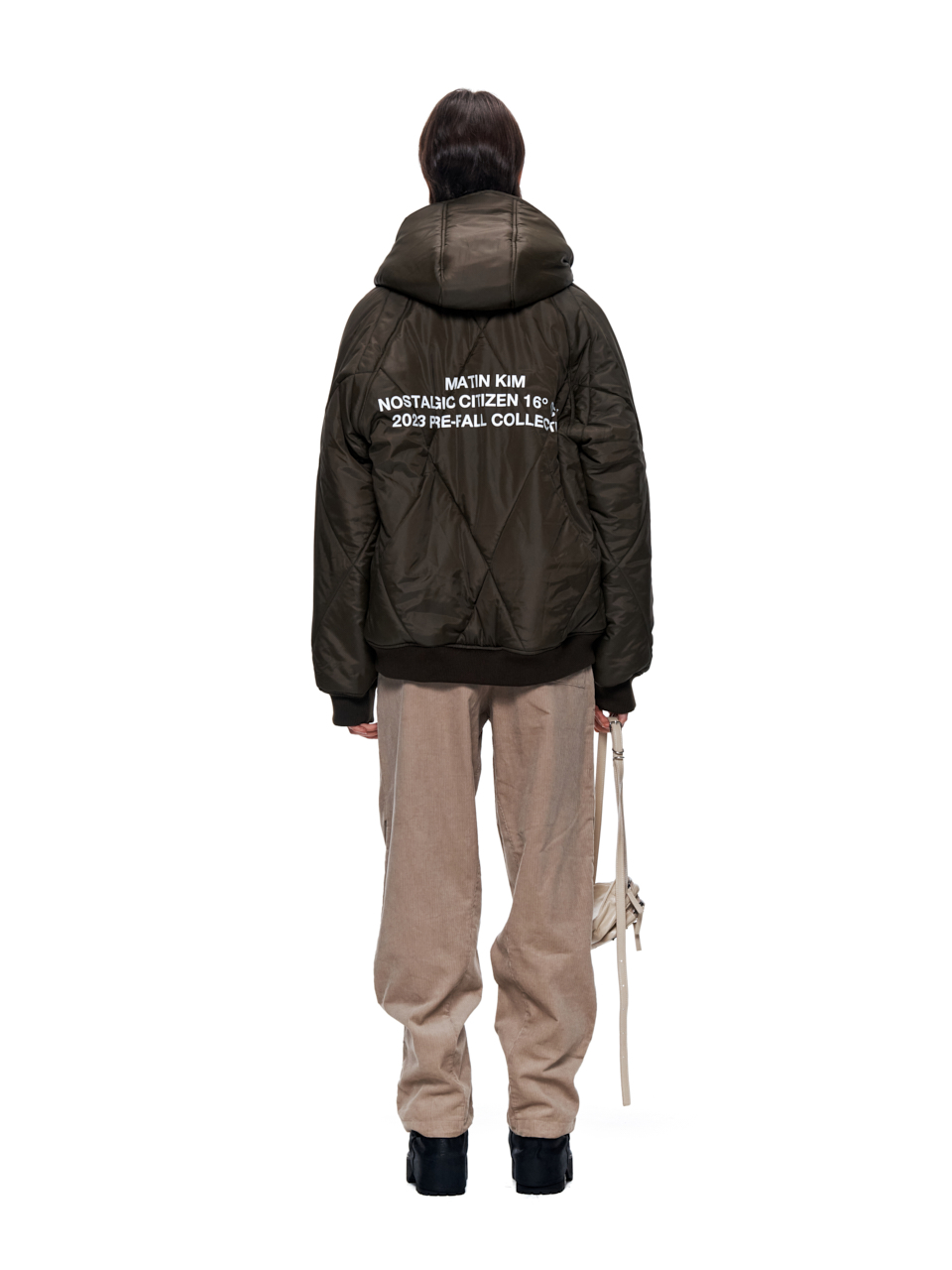마뗑킴(MATIN KIM) BACK TYPO QUILTING HOOD JUMPER IN KHAKI - 사이즈