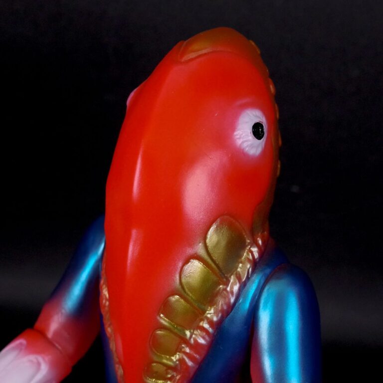 ブルマァク ウルトラセブン メトロン星人 ちゃぶ台付き(レッド) | 商品