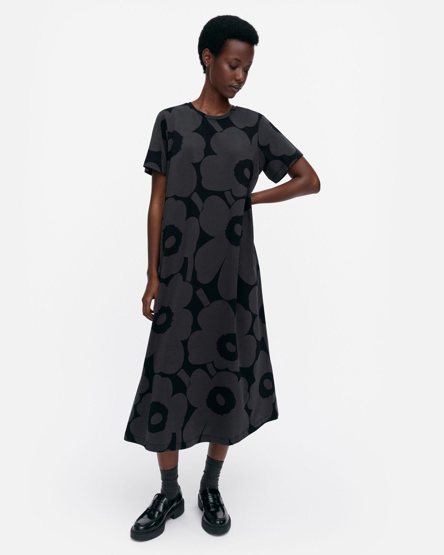 Pisteinen Unikko ワンピース | Maija Isola | Marimekko (マリメッコ