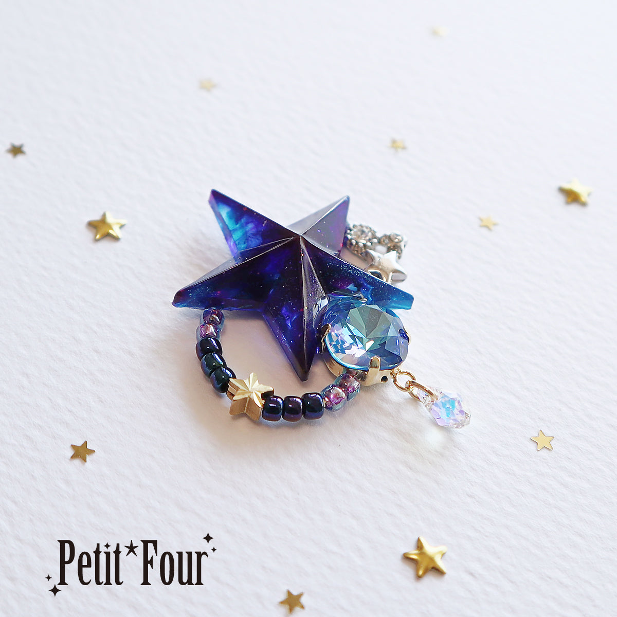 真夜中の流星群 ブローチ – 宙フェス夜市