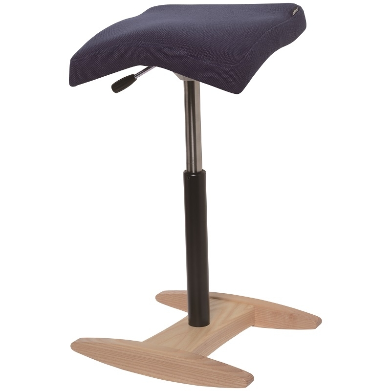 コアマッスルに刺激！背筋が伸びる椅子「バランスシナジー」誕生｜大石知広