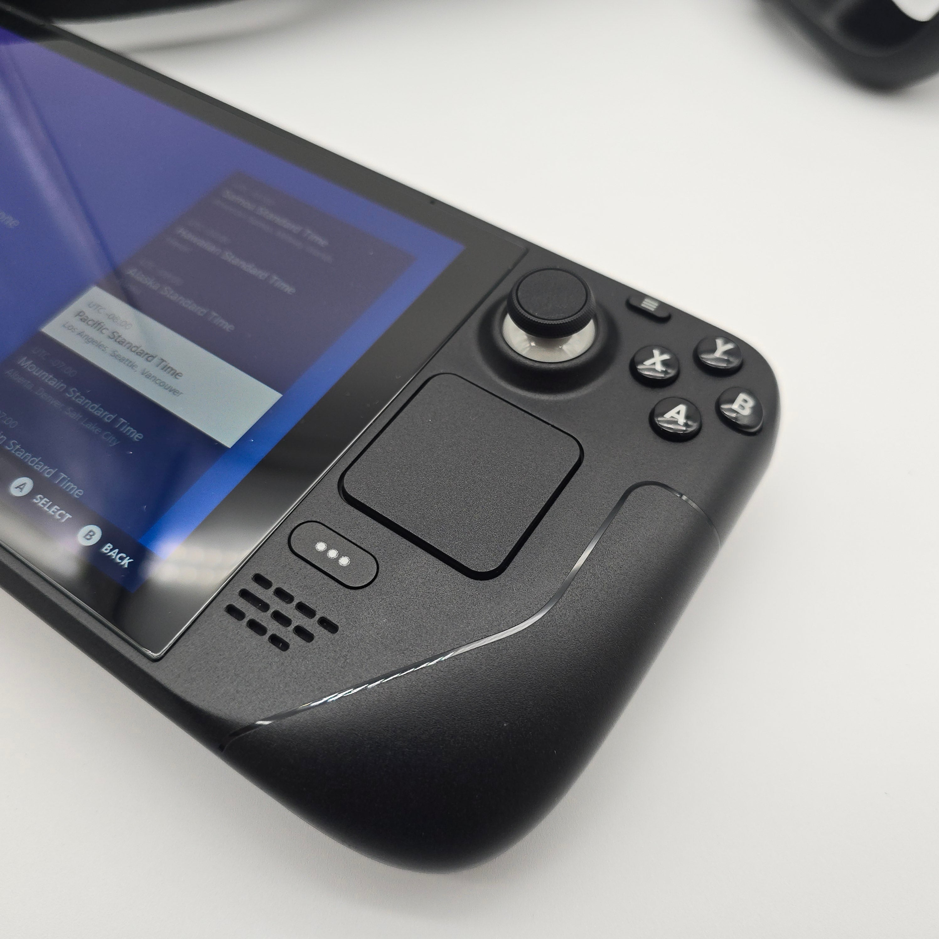 Valve Steam Deck LCD 256GB with Carrying Case, Hard Shell, Charger