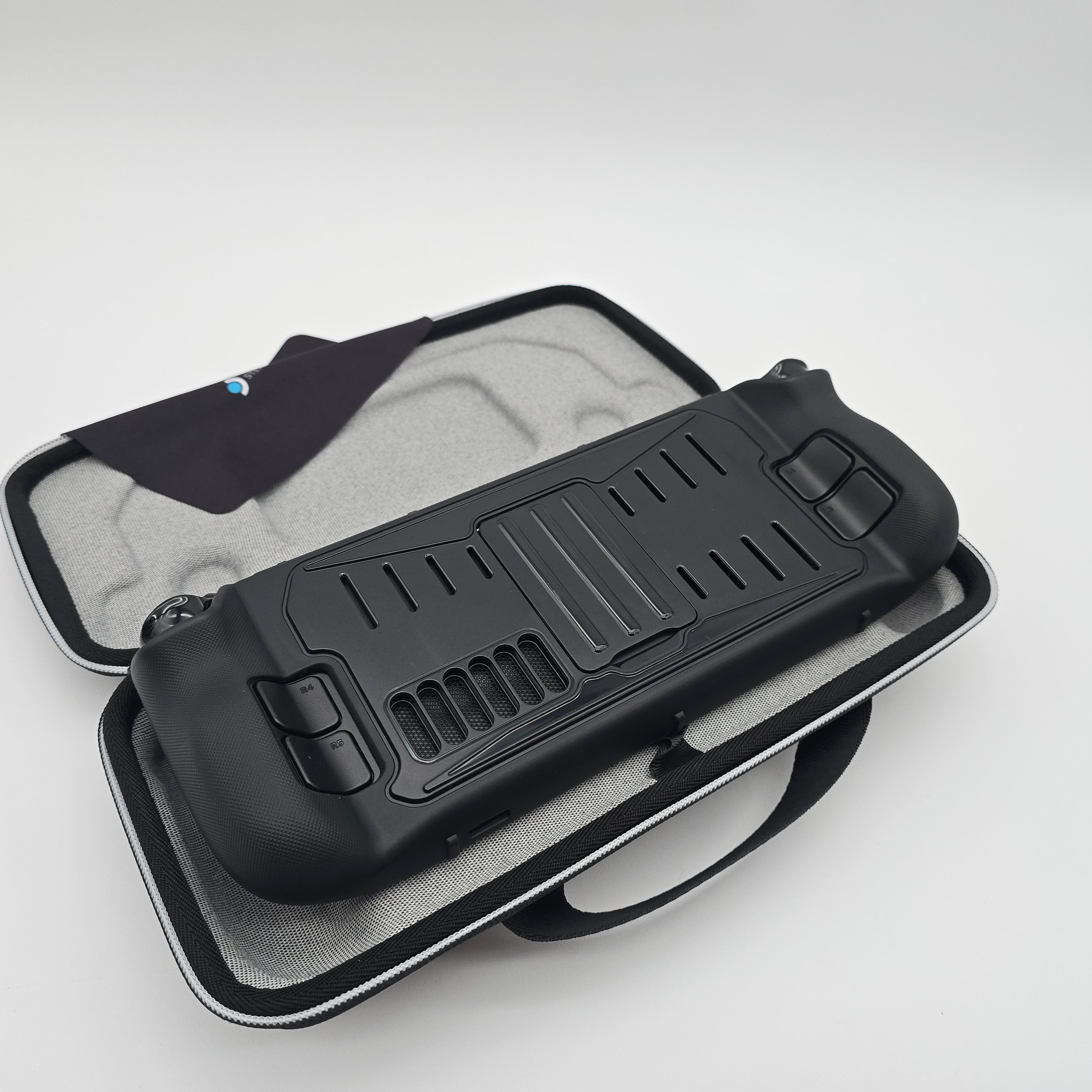 steam-deck-lcd-256gb-with-case