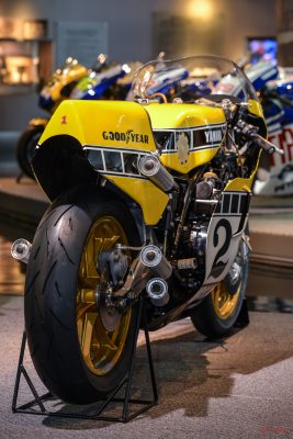 ありそうでなかった！ ZXRやYZRカラーの“レーサーレプリカ ソックス”が