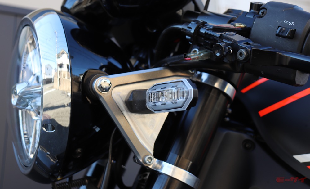 カワサキ Z900RSのヘッドライト周りをより「Zらしい」スタイルに