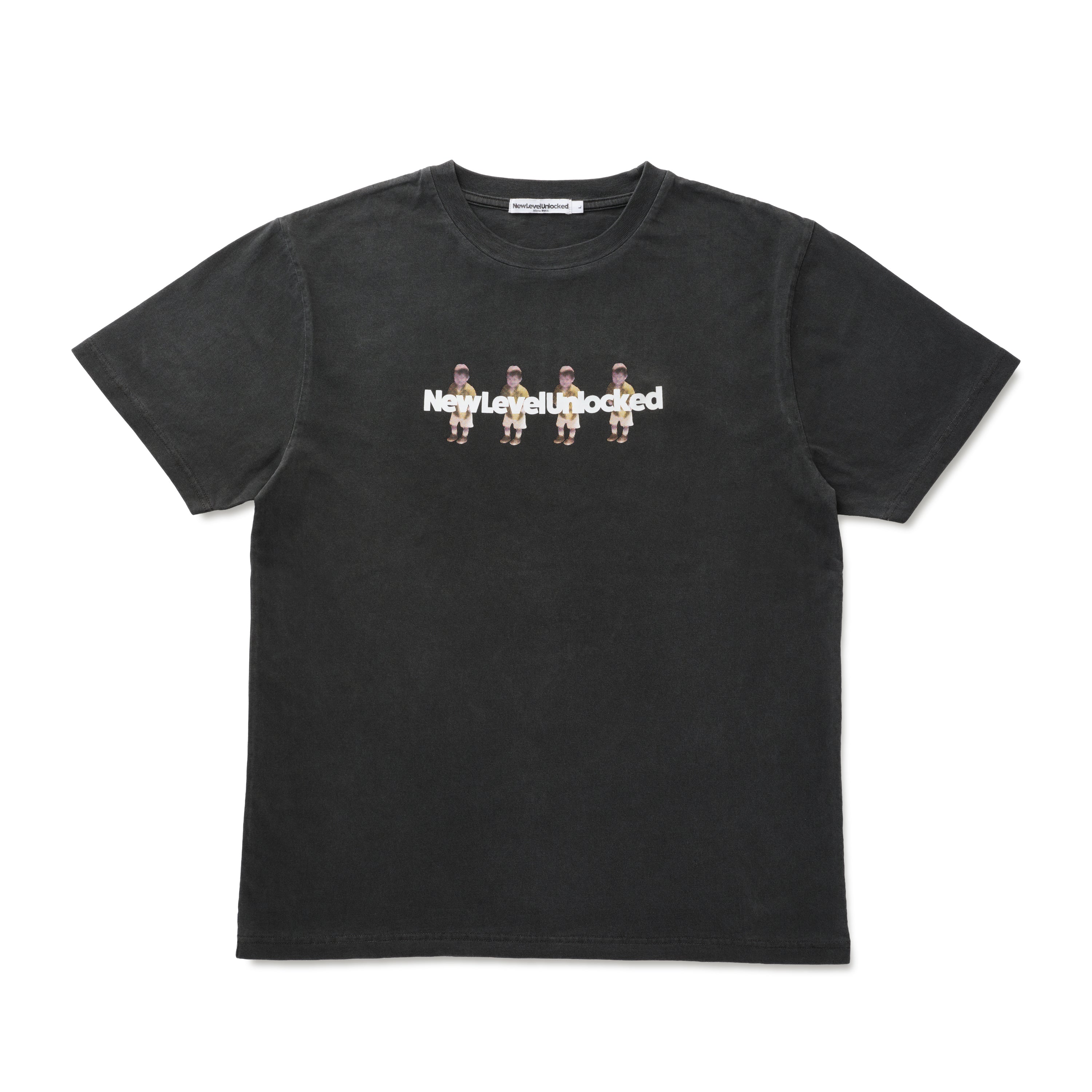 誕生日前配送予定】 Hiloto 「NewLevelUnlocked」 Young T-shirt – Mrs