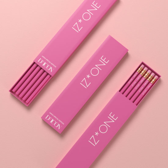 Dicon vol.8 IZ*ONE写真集『LOOK AT MY iZ』JAPAN EDITION] – 光文社K