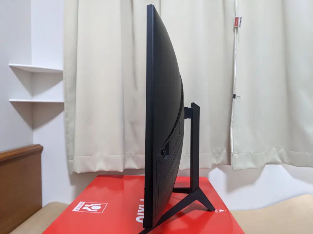 Pixio PXC325のレビュー！31.5インチ湾曲パネル+165Hzのゲーミング