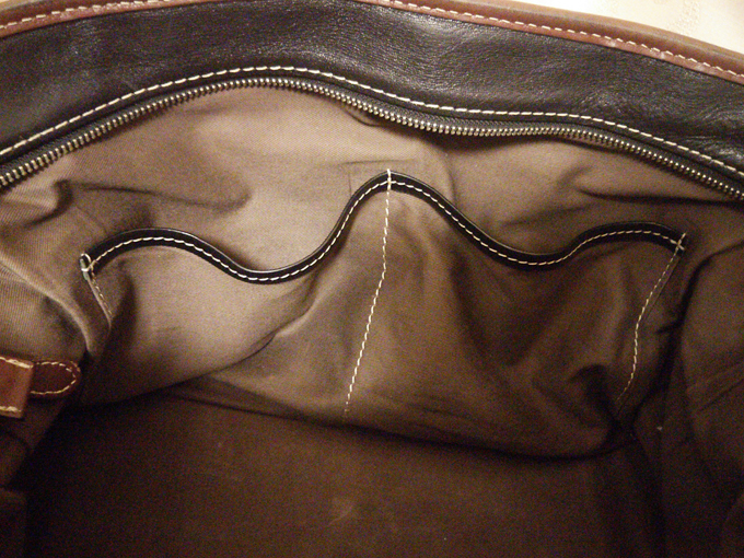 本物志向の方にオススメのDEUX MONCX（デュモンクス）のバックを使った