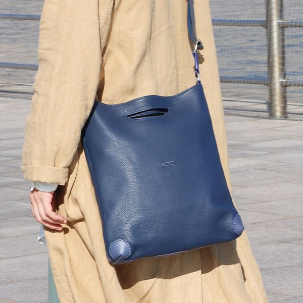 アエナ SNUGGLE 2nd スナグルセカンド 縦型ショルダーバッグ HMAEN