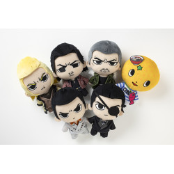 龍が如く』ぬいぐるみ＆缶バッジセット 『4』秋山 駿 - Meccha Japan