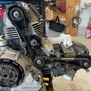 ドゥカティ900SSのエンジン腰上の組み上げ方と規定トルク |