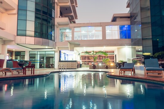 Peacock Hotel Restaurant: Pictures & Reviews - Tripadvisor