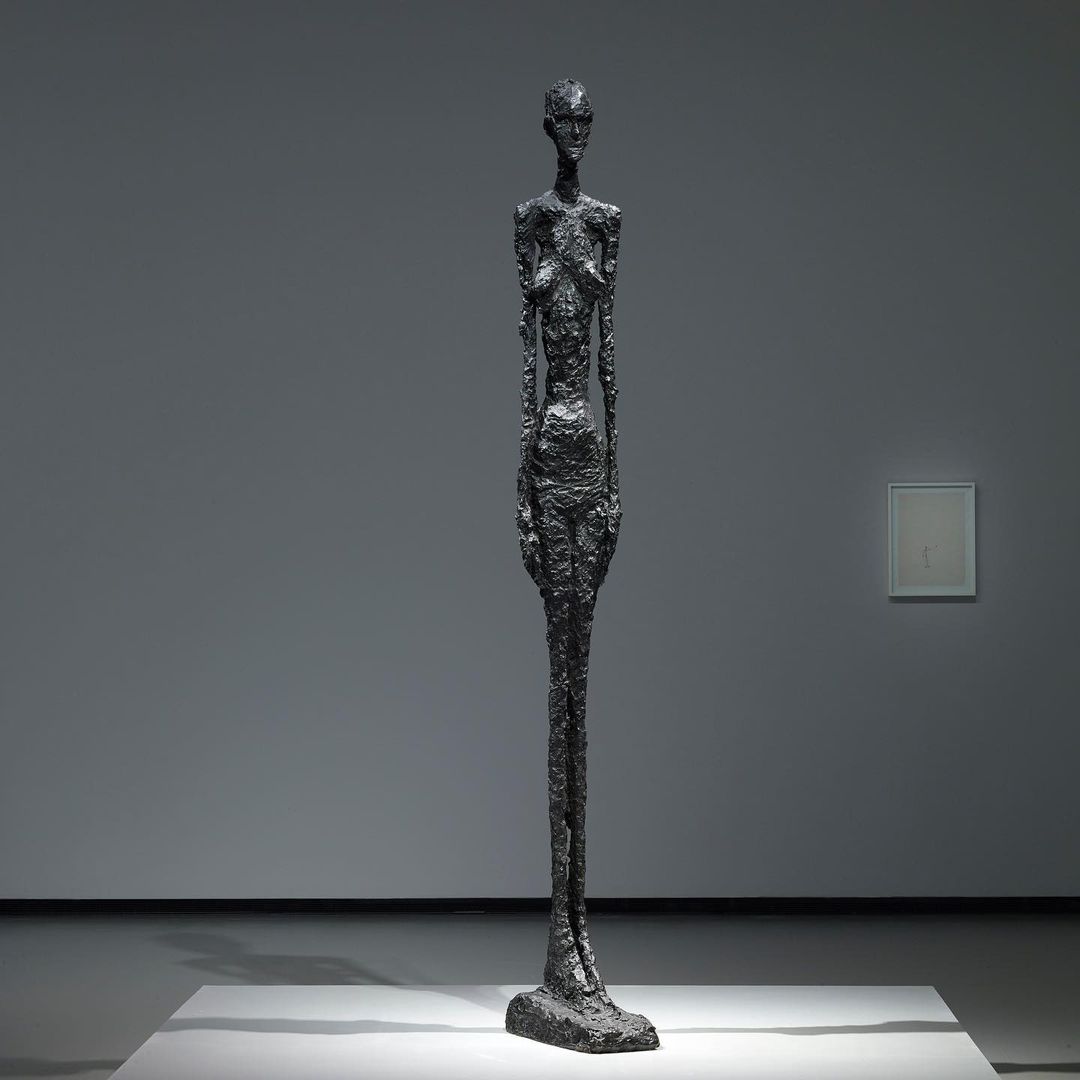 エスパス ルイ・ヴィトン大阪でジャコメッティの彫刻作品8点が公開、11