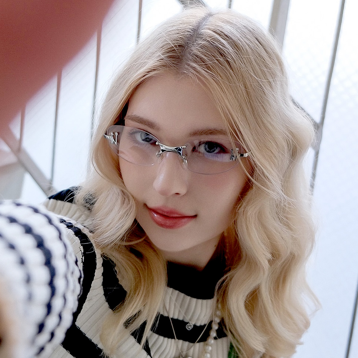 Emblematic Oval 01 eyeglasses in Metallic Silver | Optical | TIJN