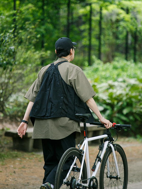 5人が着こなす、夏を快適にするBURLAP OUTFITTER × EKALの機能的ウェア