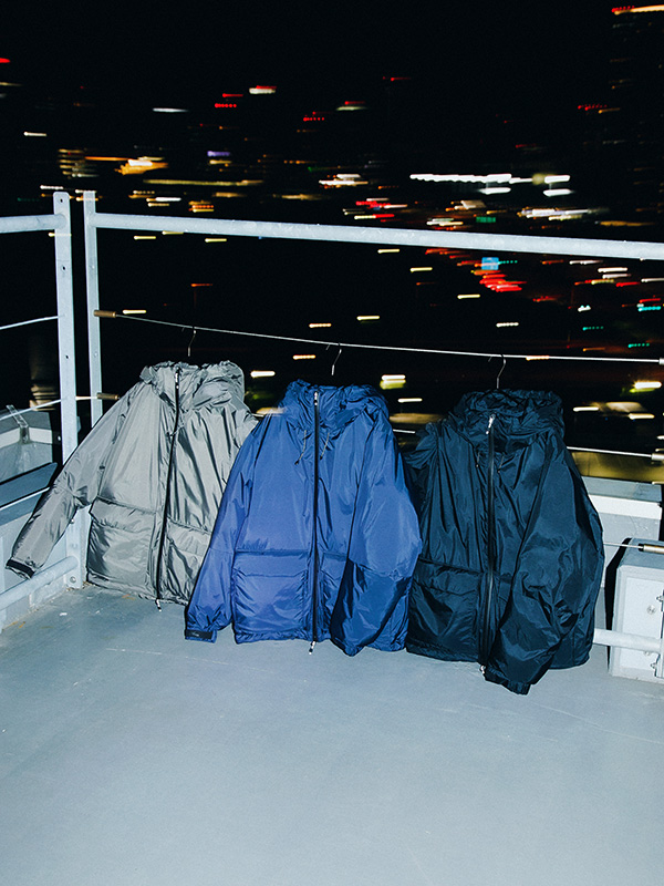 アウトドアの機能美を、街へ。 URBAN RESEARCH × NANGAの特別な1着