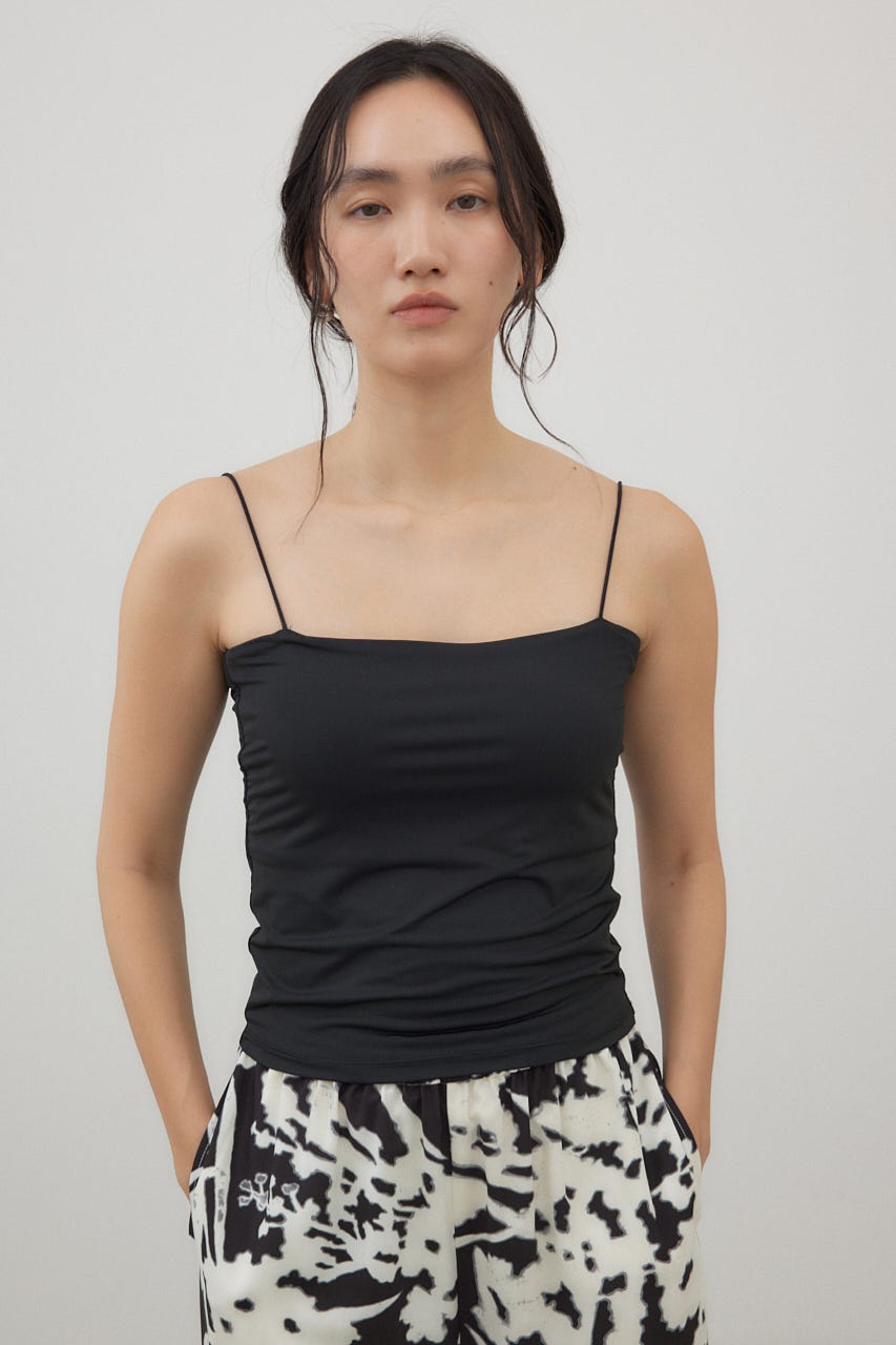 crie conforto | カップ付きバックオープンキャミソール (キャミソール