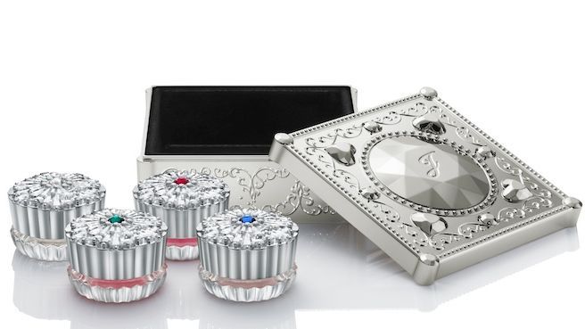 ジルスチュアート ビューティ誕生10周年記念ボックスが登場。 | Vogue