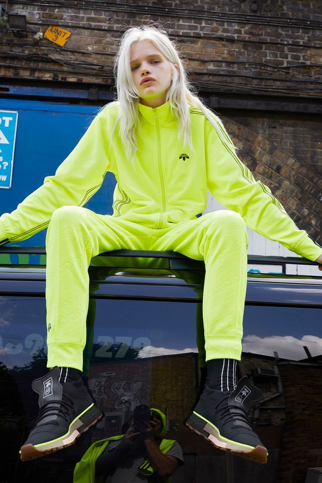 アディダス オリジナルス by アレキサンダーワンの新作コレクションが