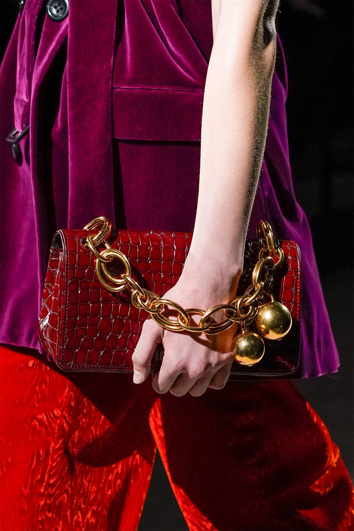 ステラ マッカトニーやトリーバーチなど。チャンキーなチェーンバッグ