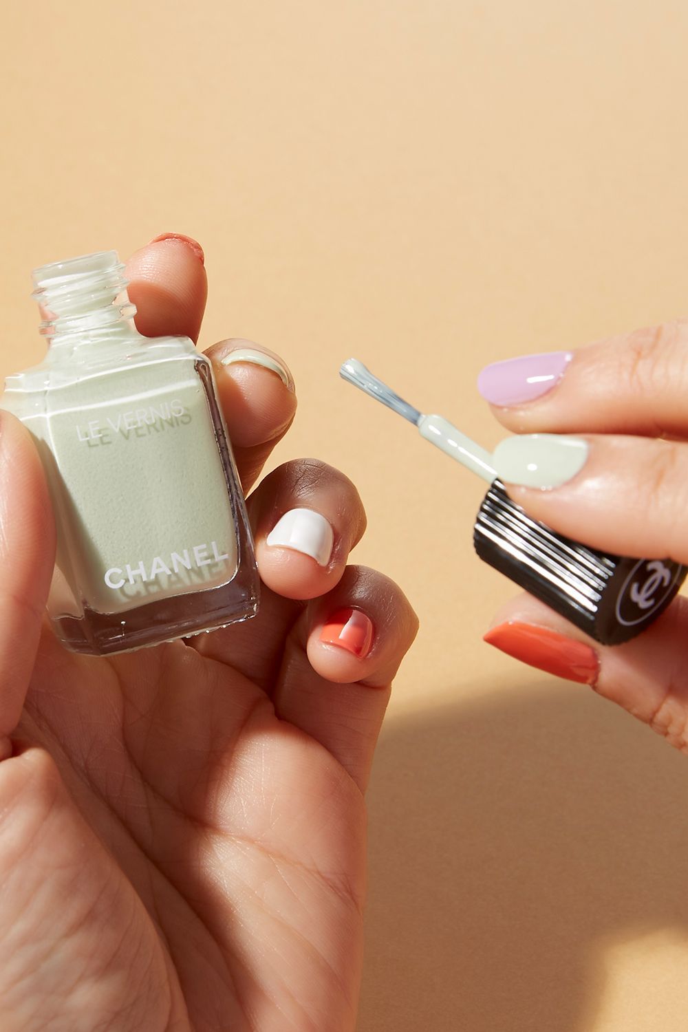 シャネルの限定ネイル6色は夏のパステルマット。【TikTokクリエイター