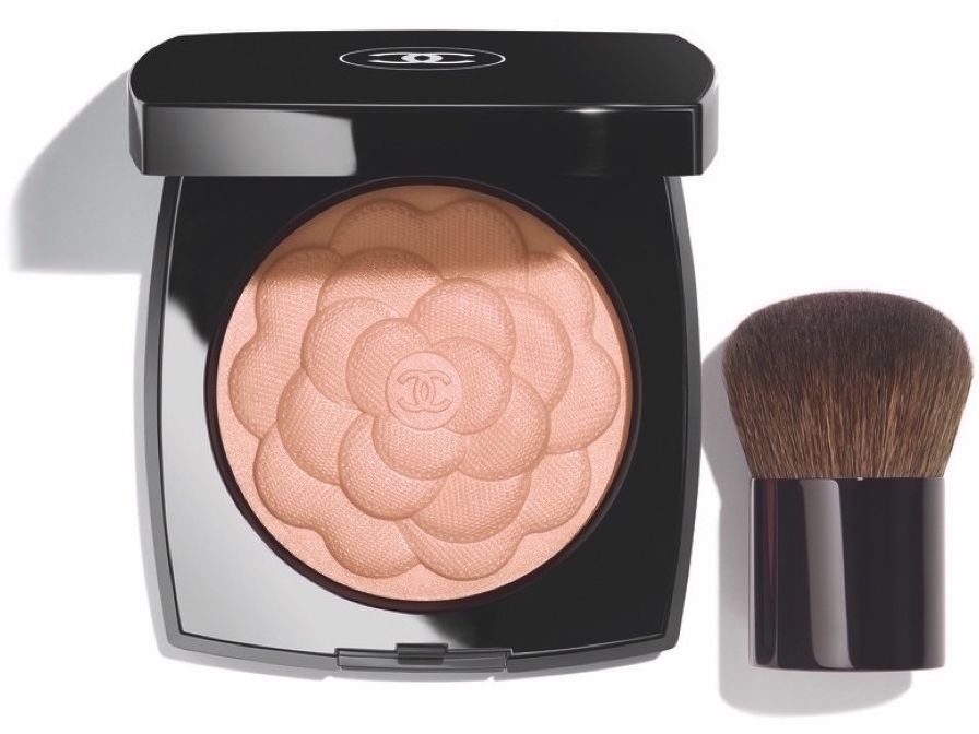 シャネル 2022年春の限定コスメは幻想的な夢の世界からインスパイア