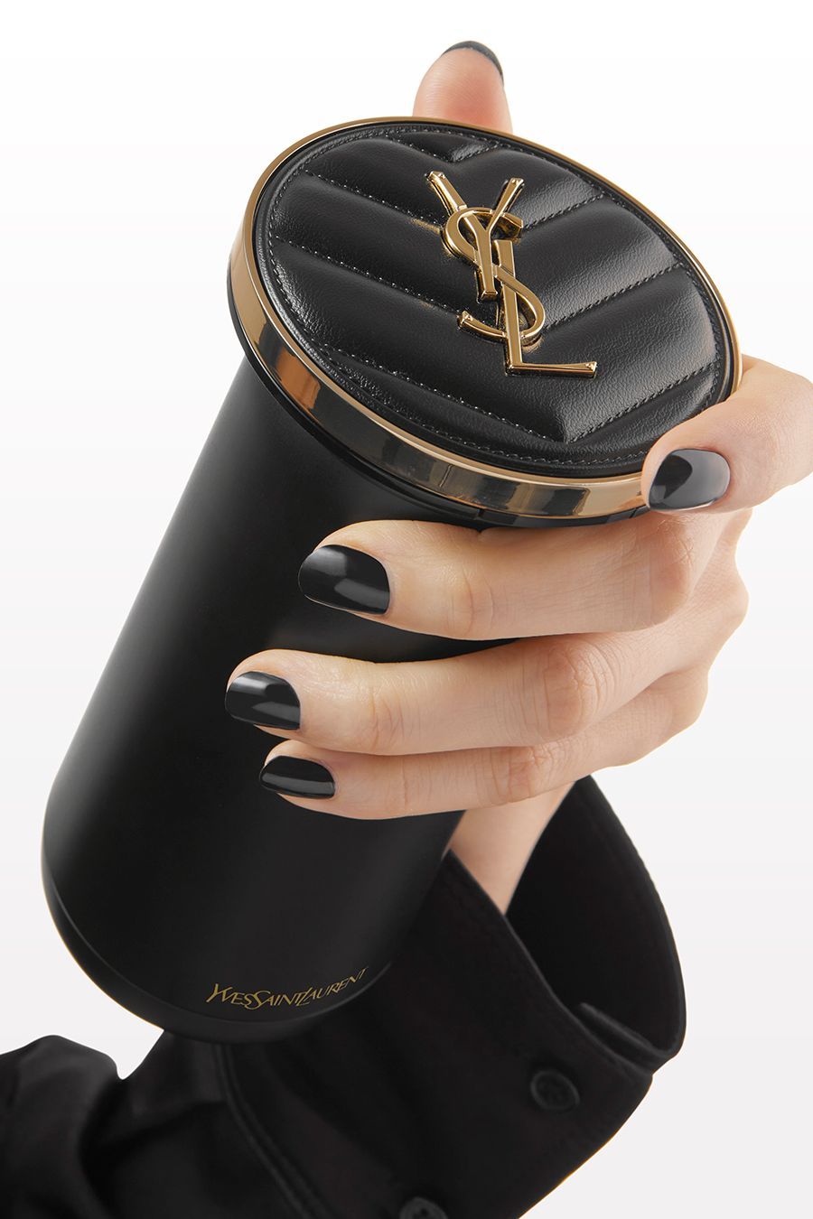 日本初上陸！ オンデマンドで色を作れる、YSLのAI搭載リップデバイスが