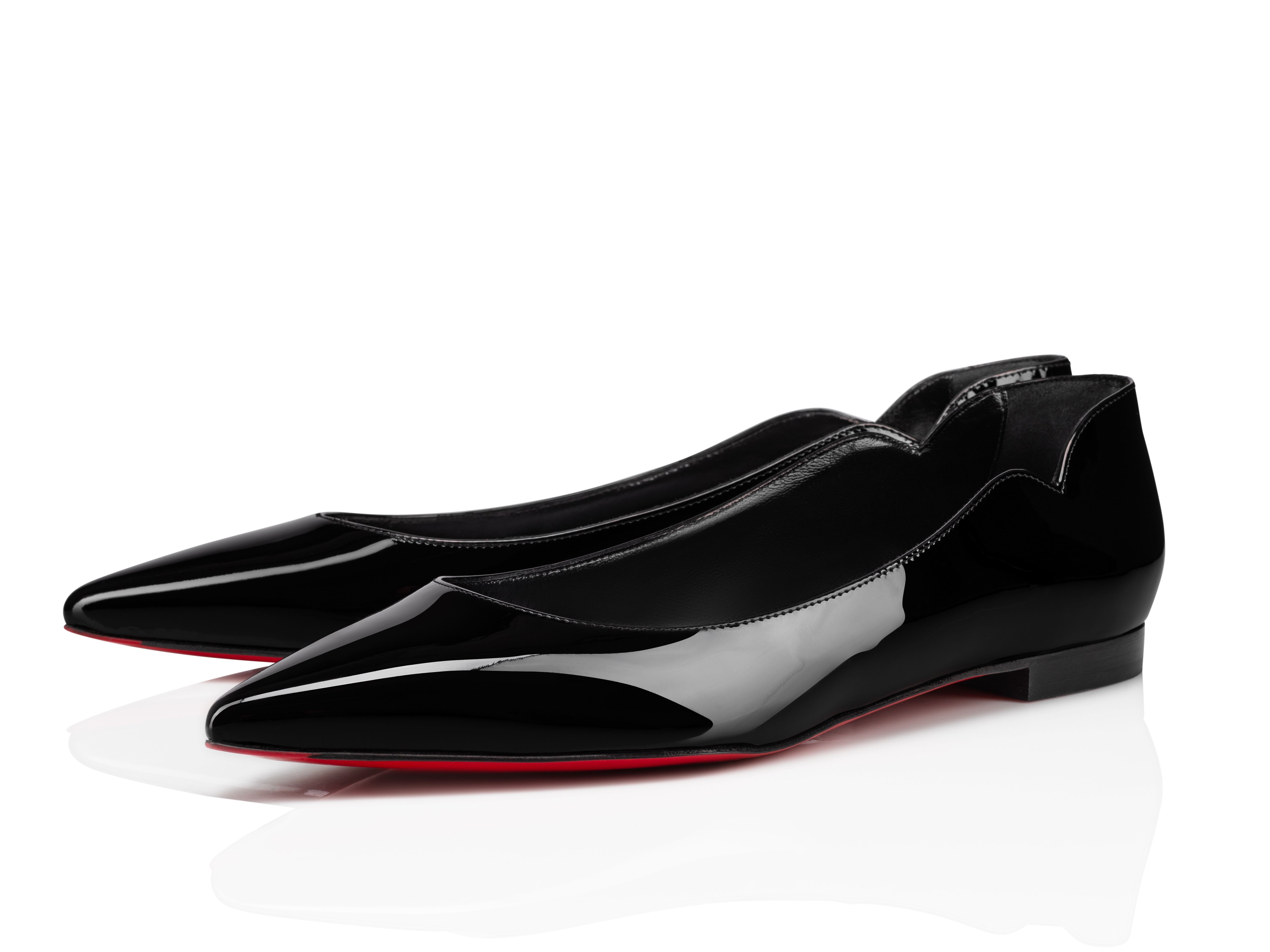 1.5cmヒールでも美脚に見える、クリスチャン ルブタンの優秀フラット