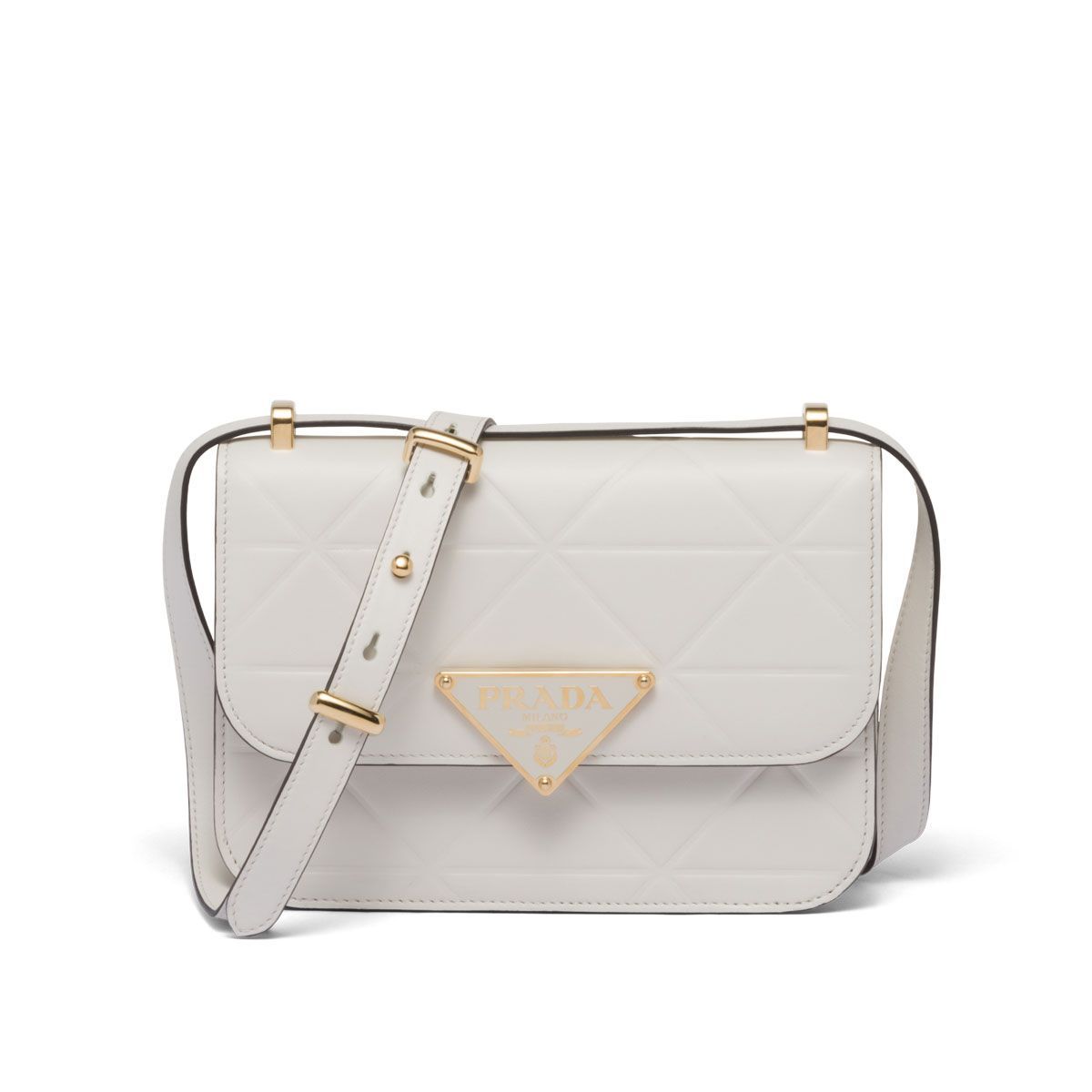 限定色オールホワイトのローファーも登場、プラダがポップアップを開催