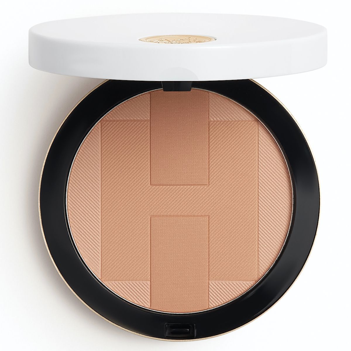 エルメスのベースメイクアイテムにフェイスパウダーが仲間入り | Vogue