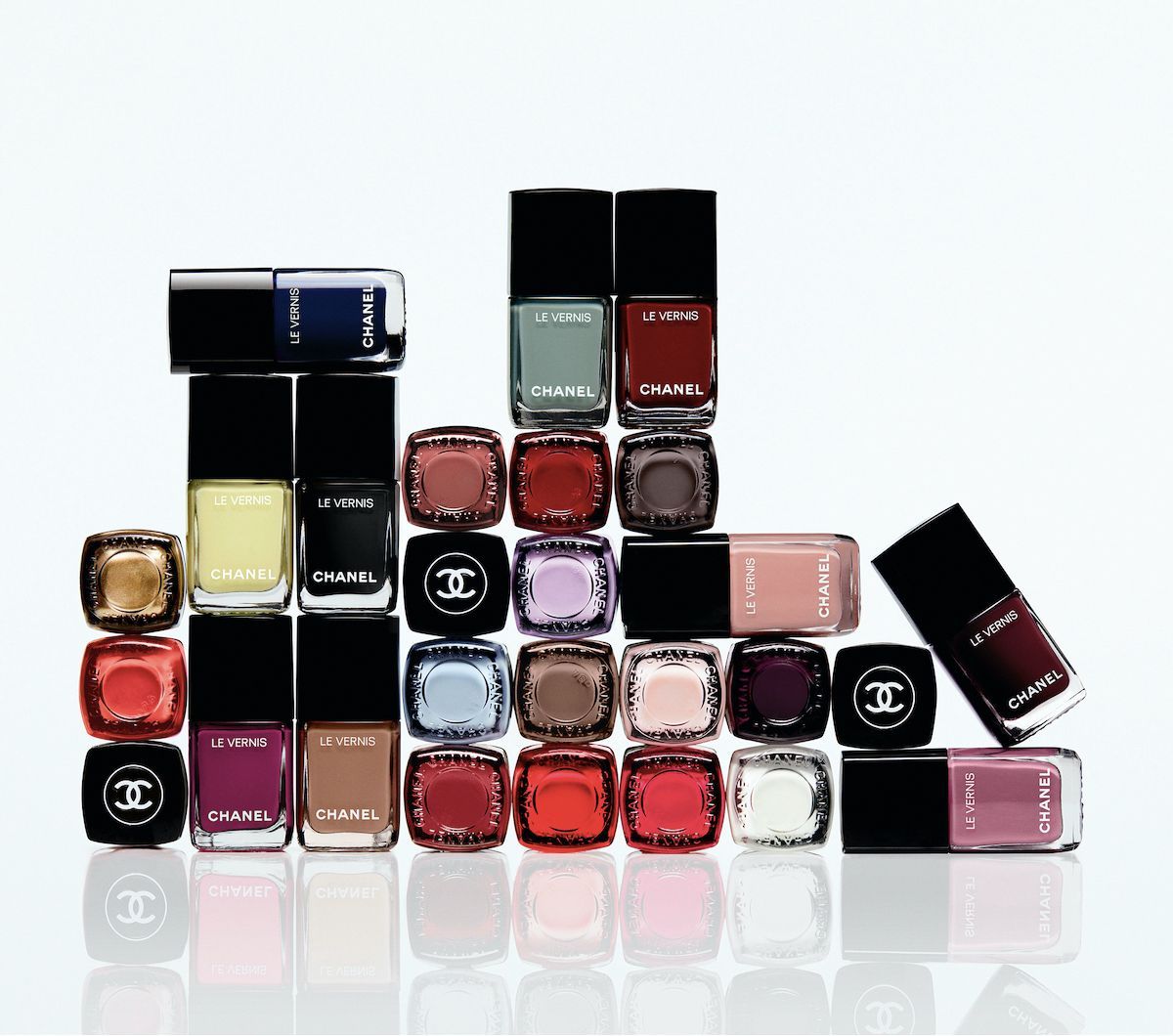 シャネルのネイルカラー「ヴェルニ」がリニューアル。ネイルステッカー