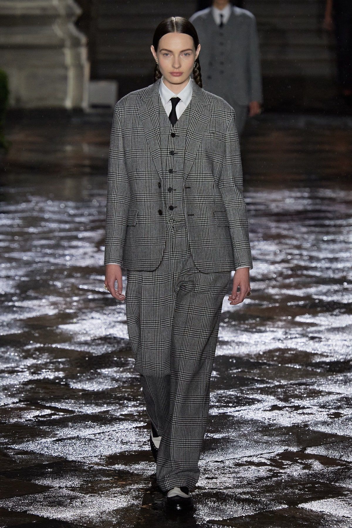 ディオール、メキシコを舞台にフリーダ・カーロの真の強さを称えた