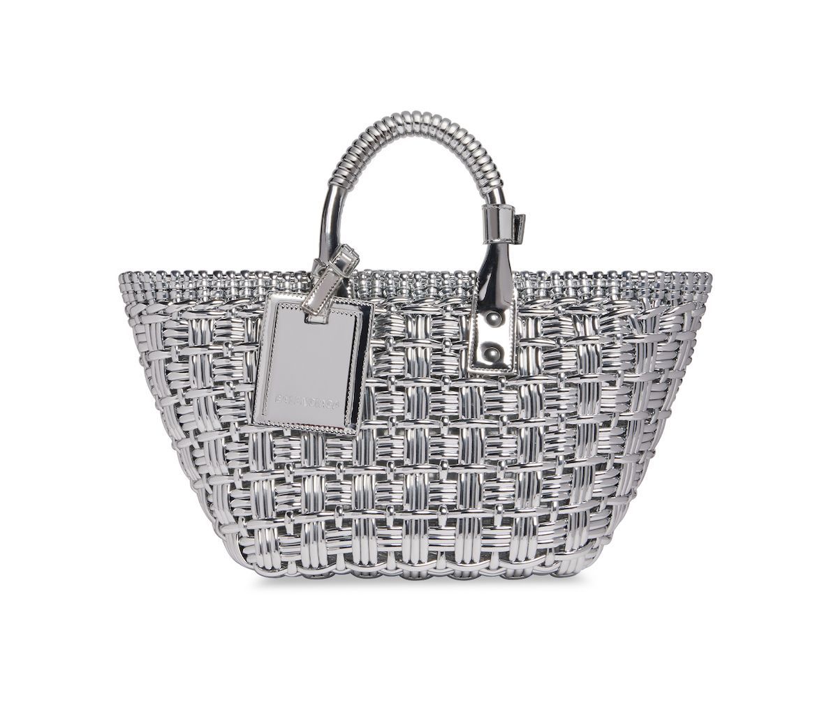 モードな抜け感が鍵！ バレンシアガの人気バッグ「ビストロ」の新作が