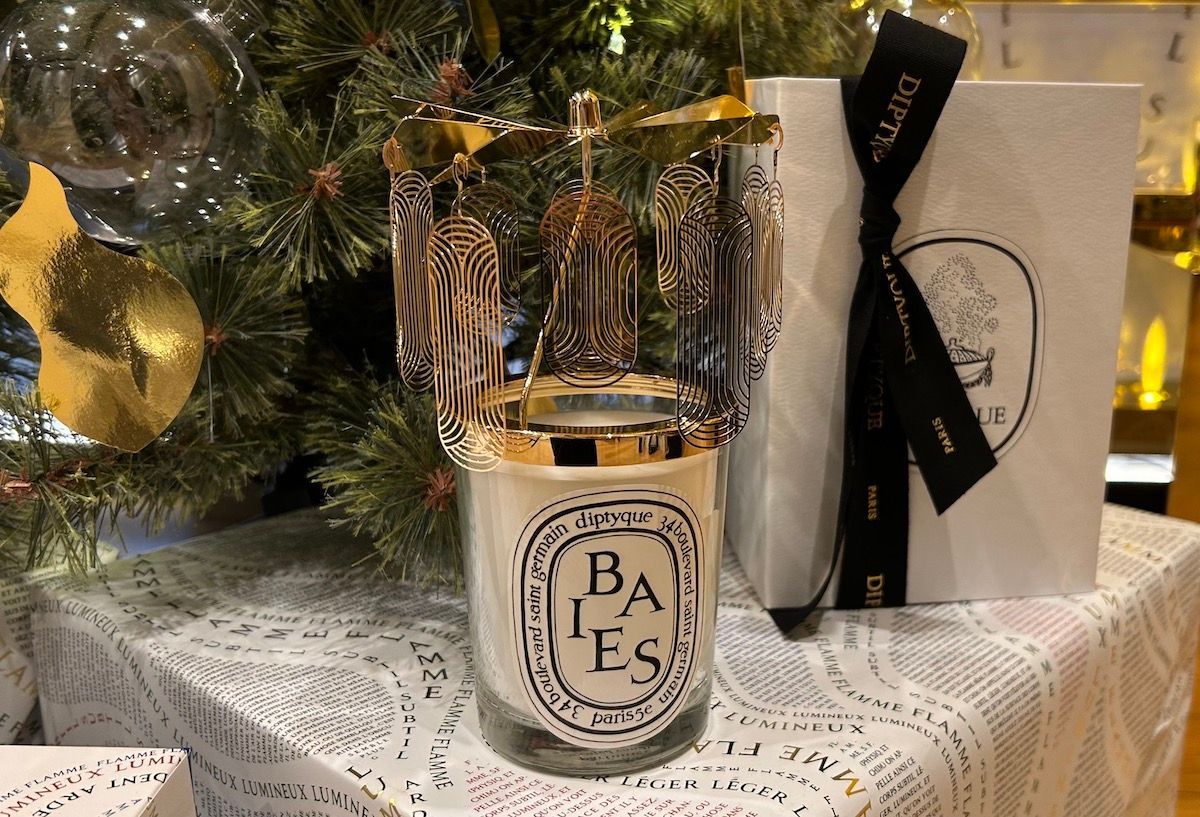 まばゆいゴールドの輝きはお祝い事にもぴったり！お待ちかね