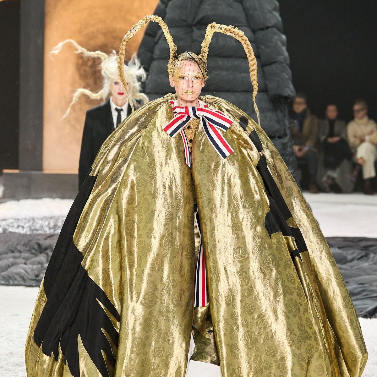 トム ブラウン、エドガー・アラン・ポーの詩「大鴉」を20分間のショー