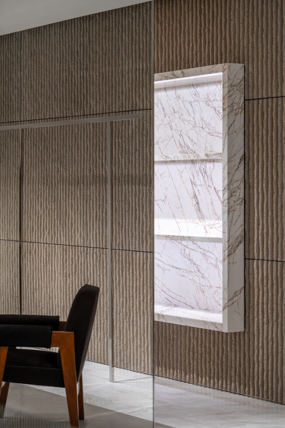 サンローラン、伊勢丹新宿店 本館3階のストアをリフレッシュオープン