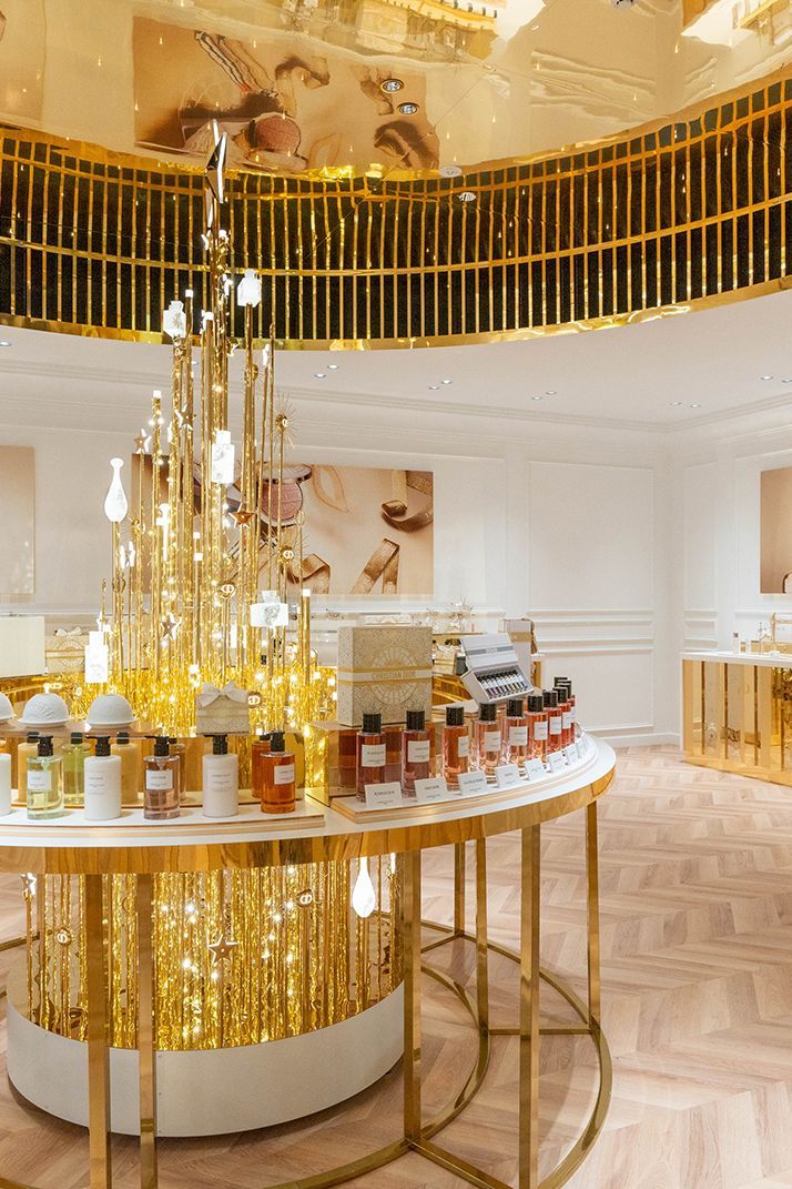 吉沢亮、新木優子、Cocomiも来場。ディオールがホリデーに贈る、限定の