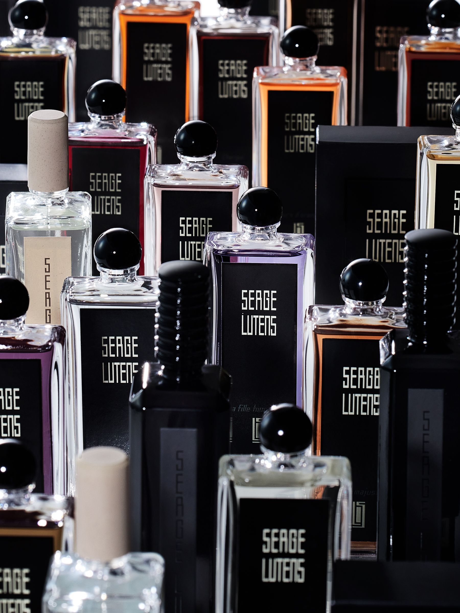 セルジュ・ルタンスの美を香りで堪能。全29種のフレグランスをレビュー