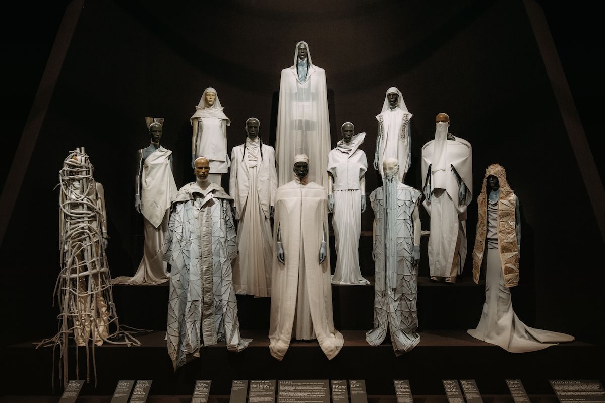 パリで開催中のリック・オウエンス回顧展『Rick Owens, Temple Of Love