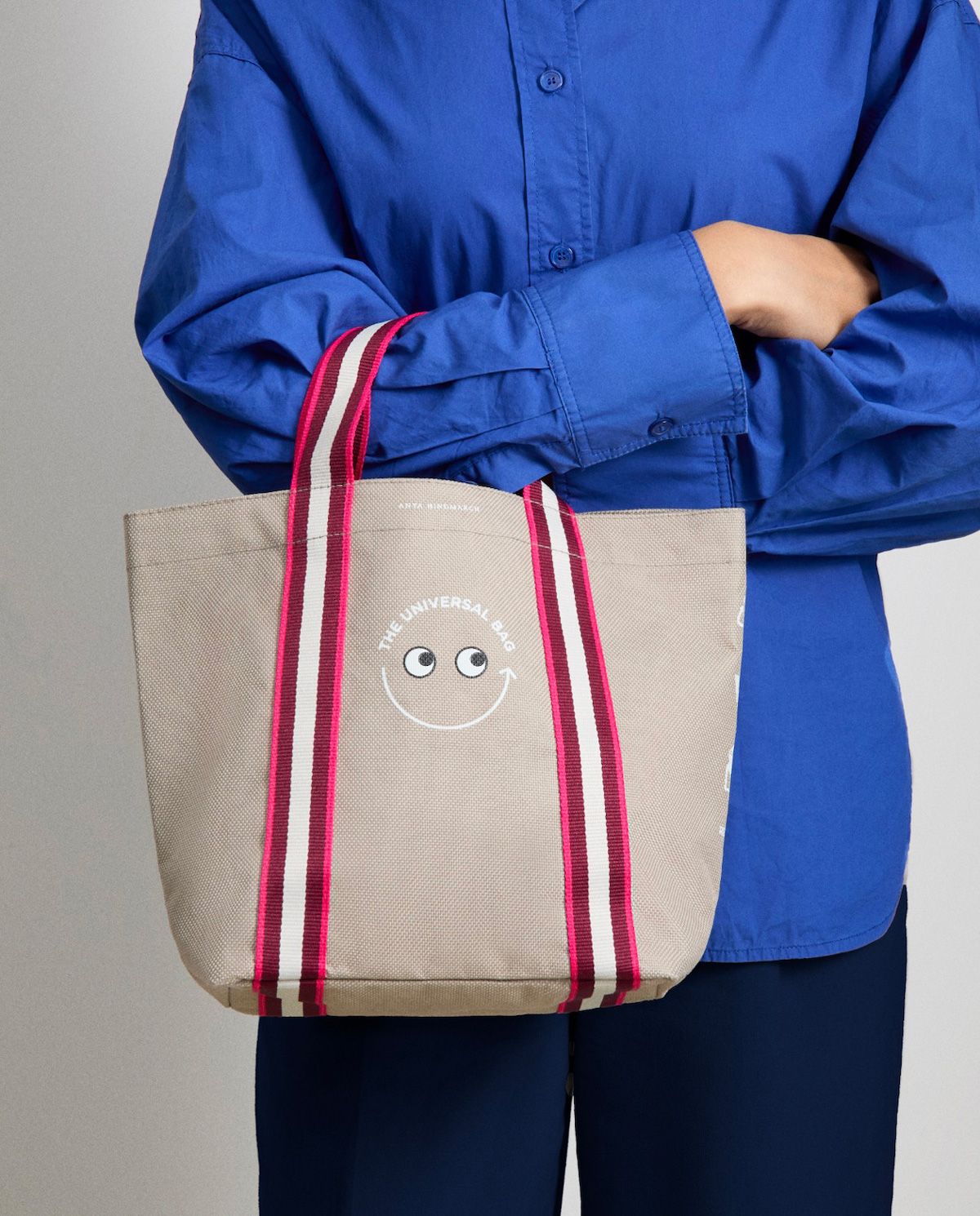 アニヤ・ハインドマーチの大人気「ユニバーサルバッグ」、成城石井